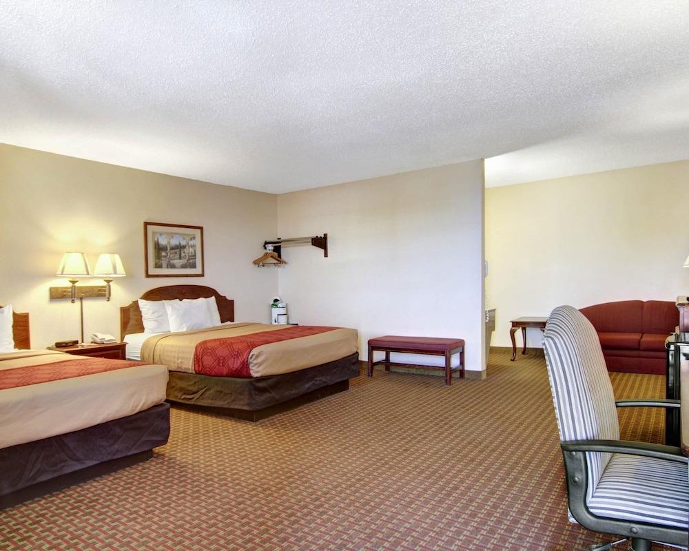 Econo & Hotel 3*