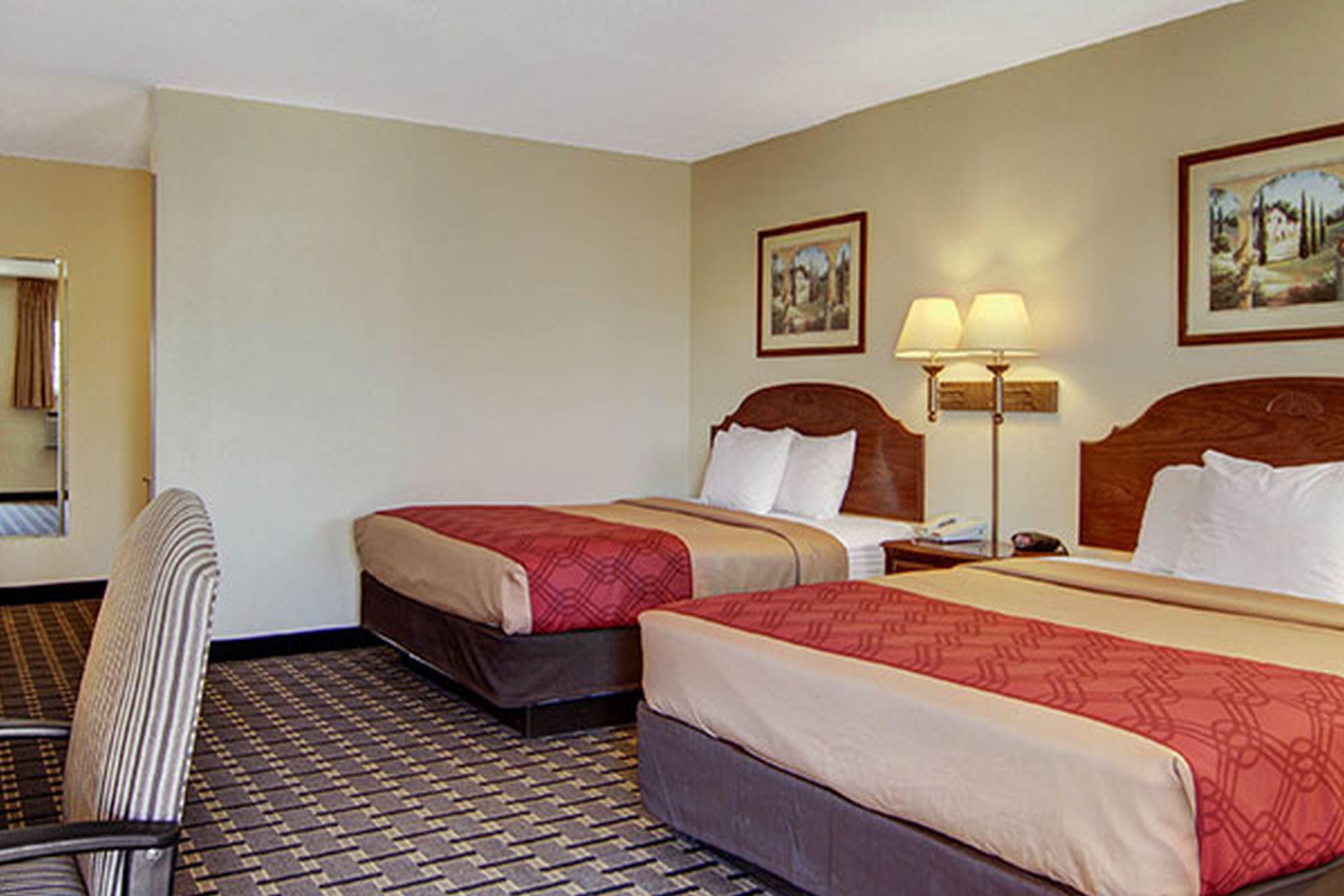 Econo & Hotel