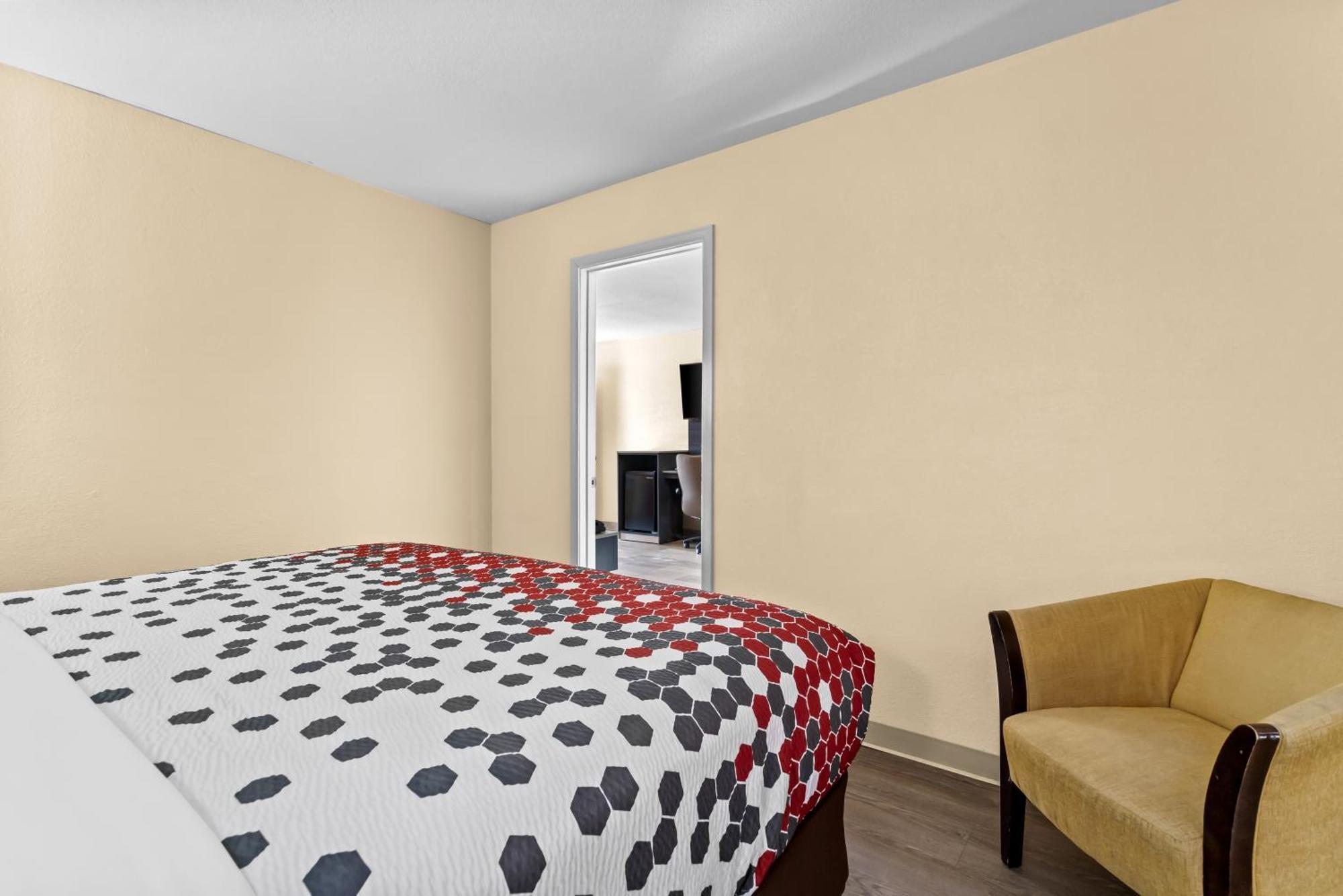 Econo & Hotel 3*