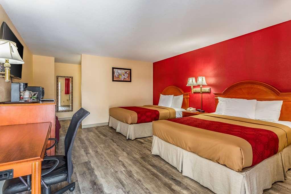 Econo & 3* Santa Rosa
