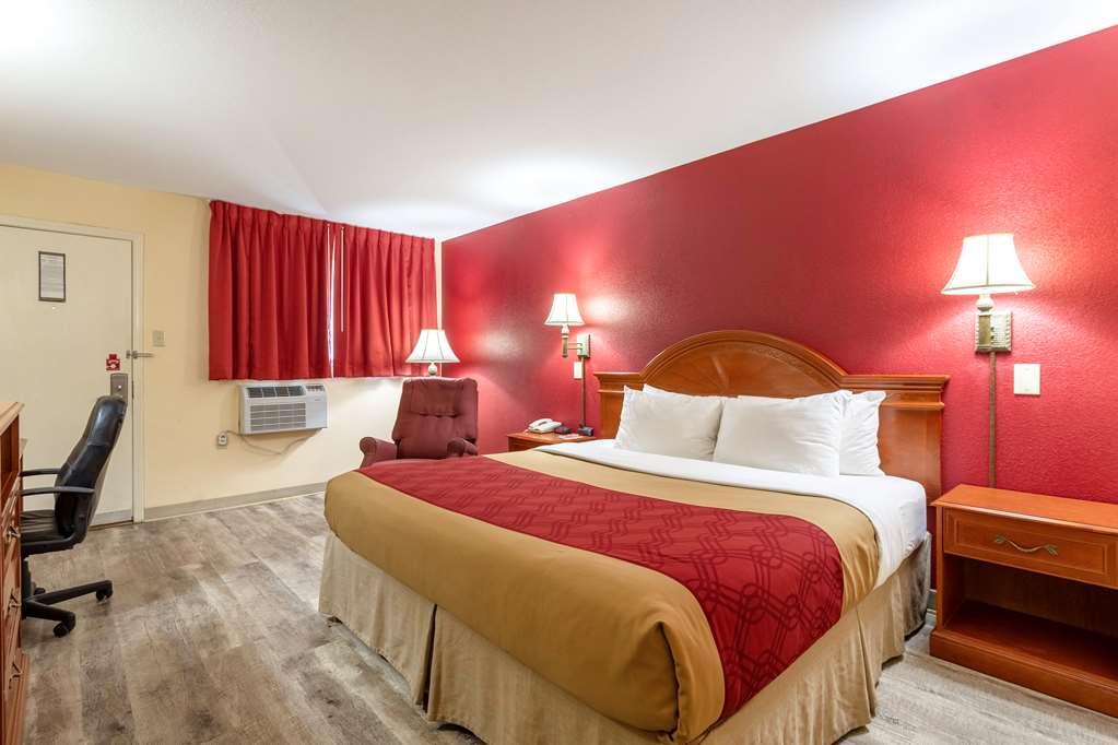 Econo & Hotel