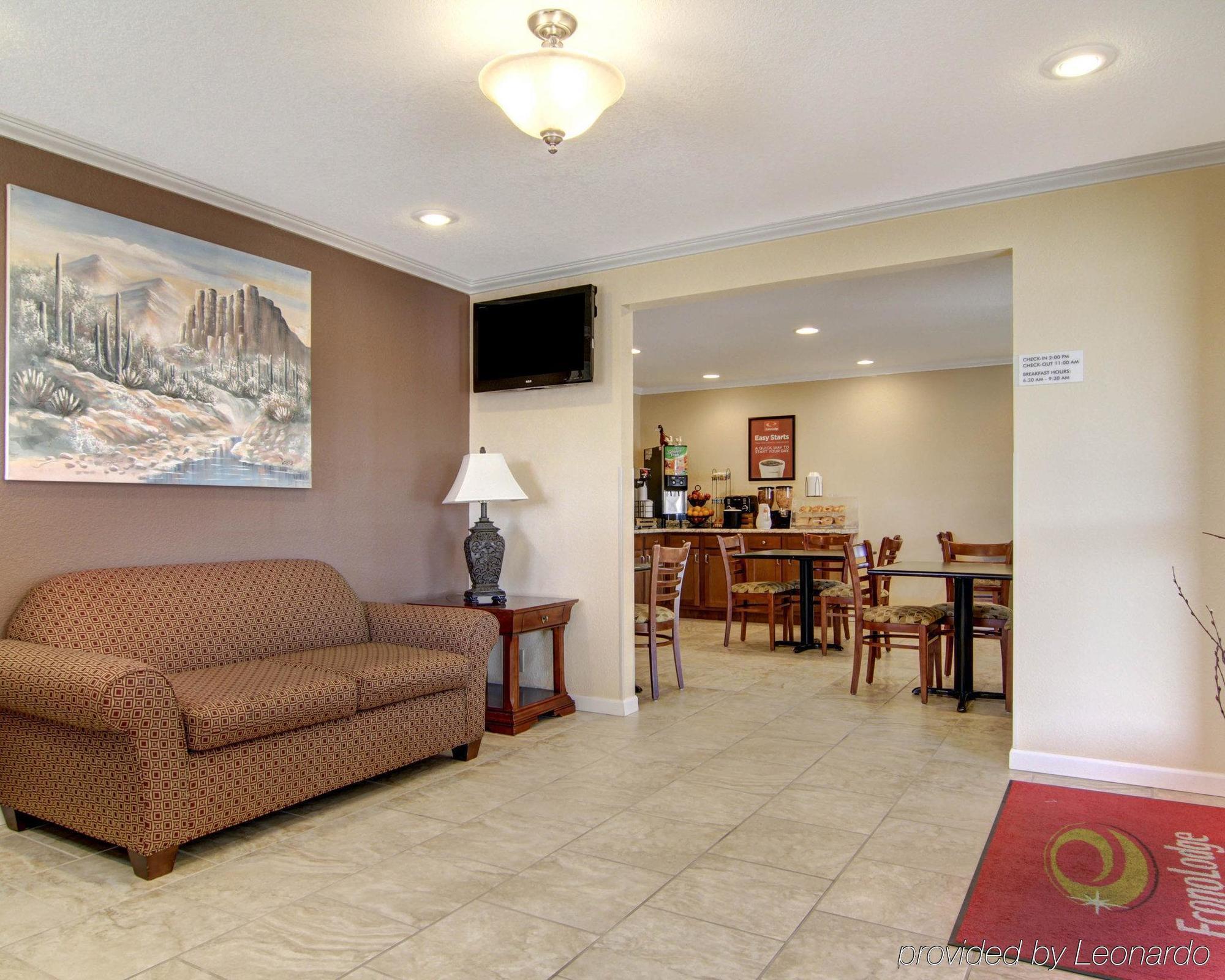 Econo & Hotel 3*