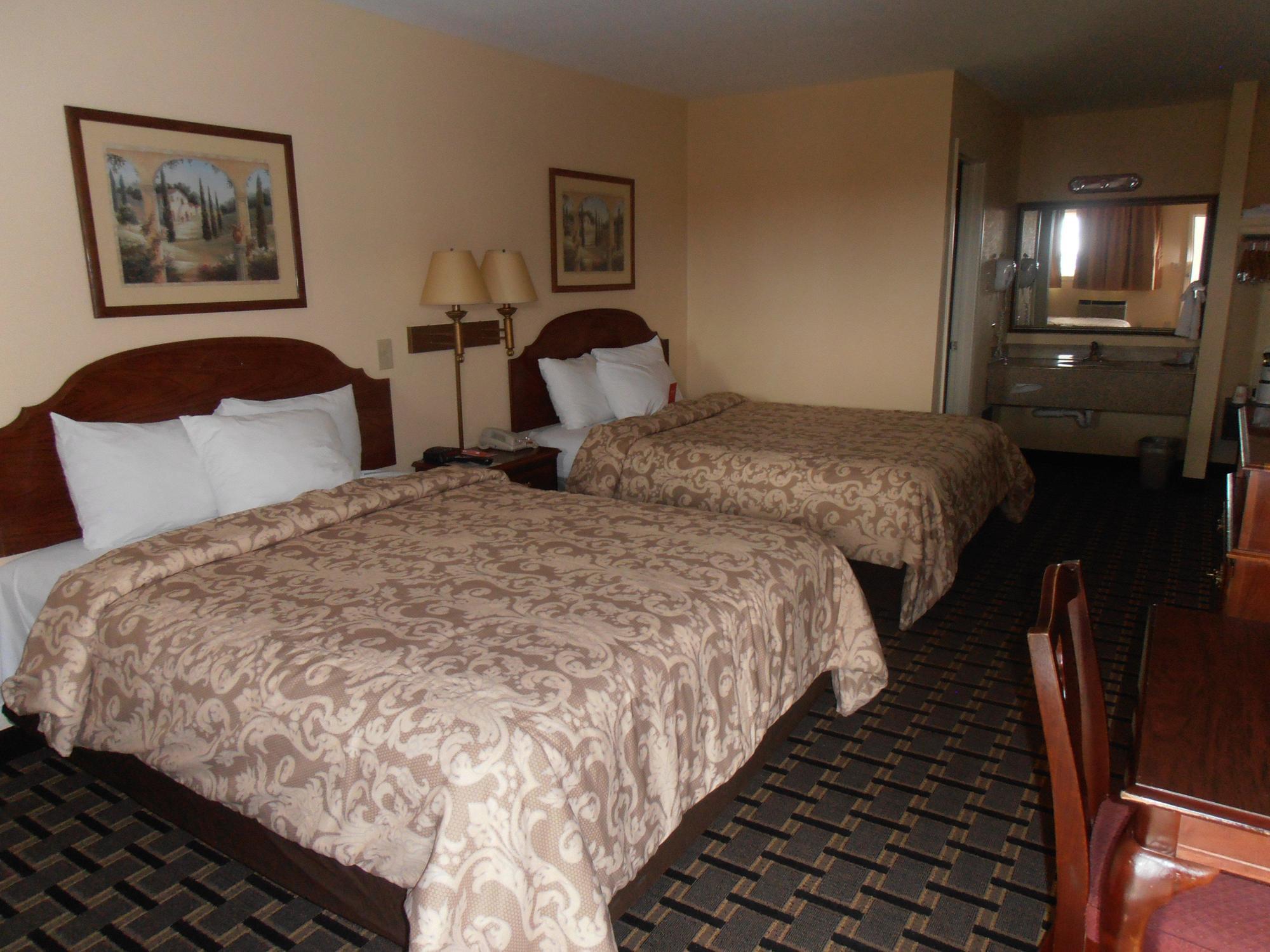 Econo & Hotel