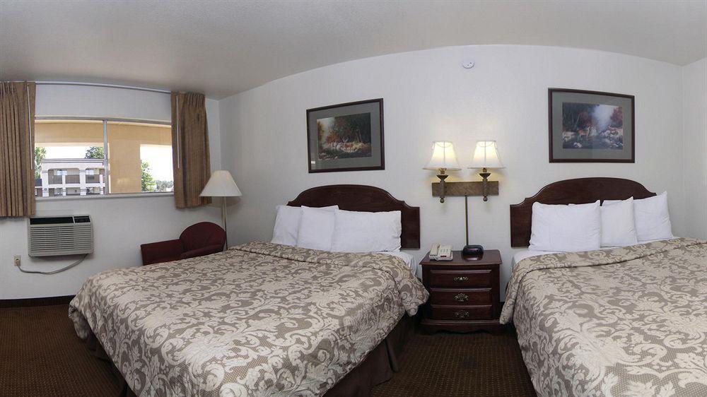 Hotel Econo & Santa Rosa
